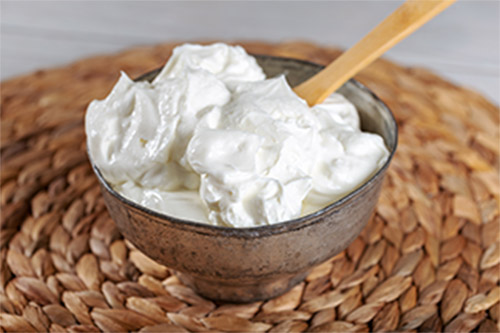 Yoghurt natural con miel y nuez